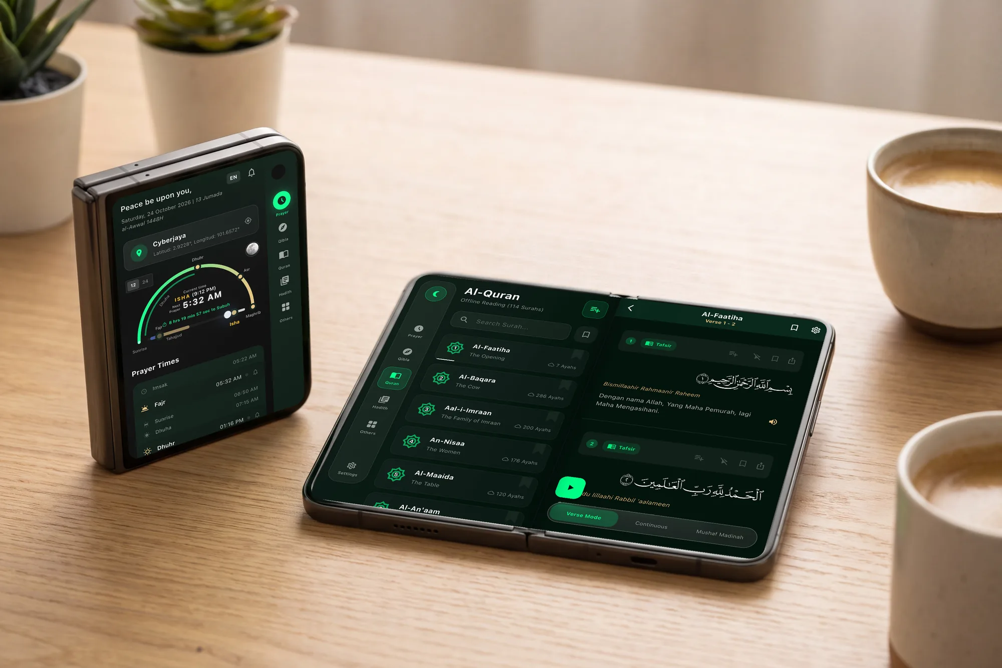 iPhone Duo dibuka dan dilipat di atas meja